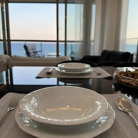 Seashore House Apartament *